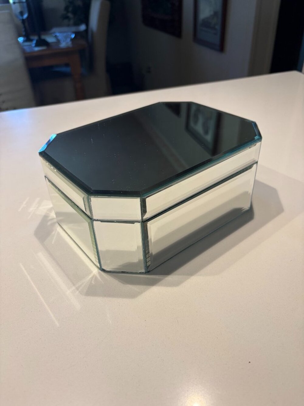 LUXURY OCTAGONAL BEVELED MIRRORED VANITY JEWELRY BOX 8" x 6" Preowned